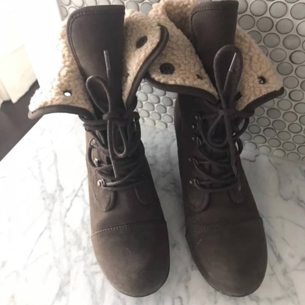 Blowfish wedge booties sz10